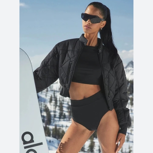 ALO Yoga Jackets & Blazers - ALO Yoga snowrider puffer jacket